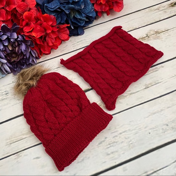 Infant/Baby Red Hat with Pom Pom & Ring Scarf - Picture 4 of 11